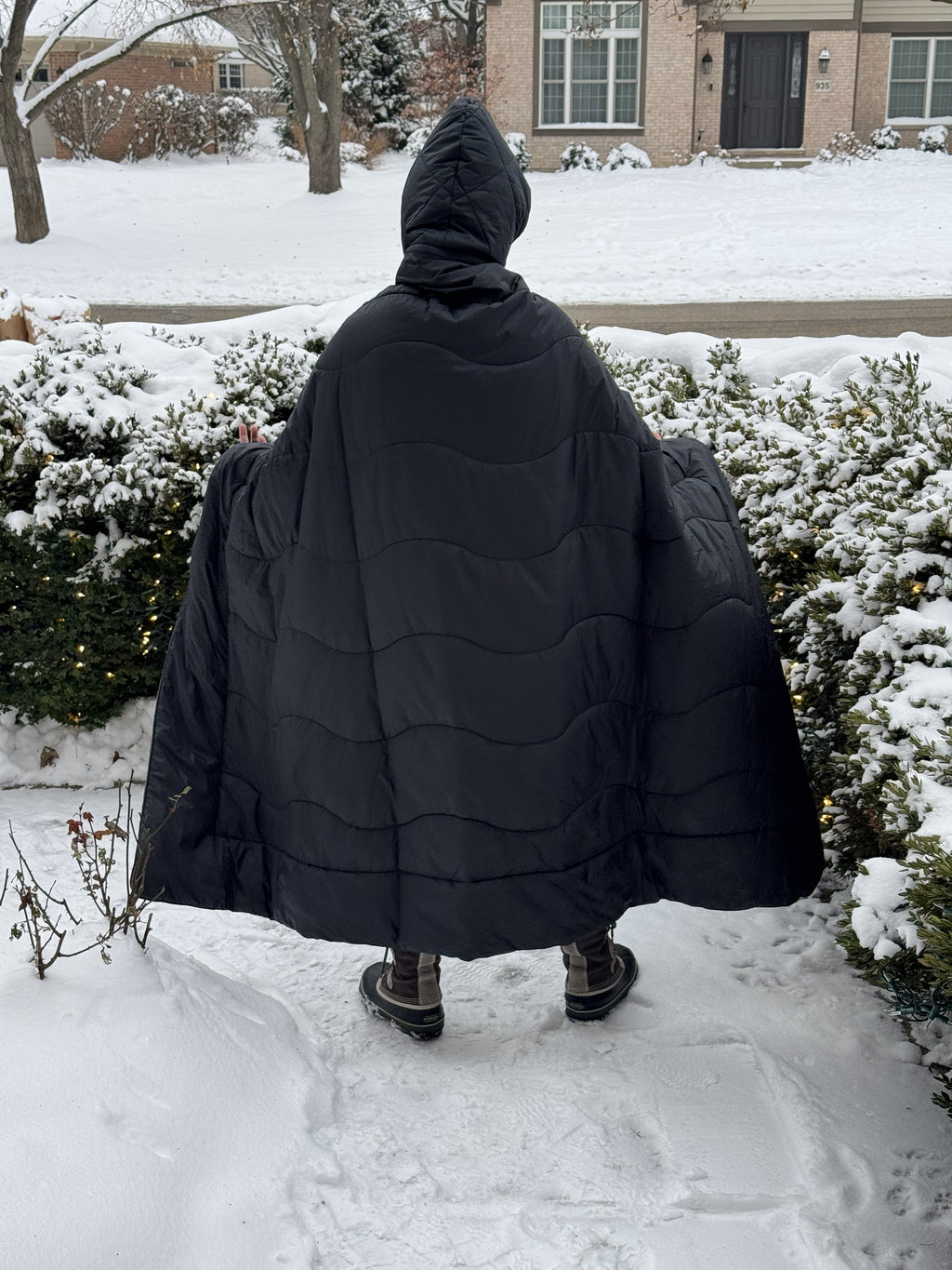 Black Wearable Stadium Blanket - Plush cozy interior!