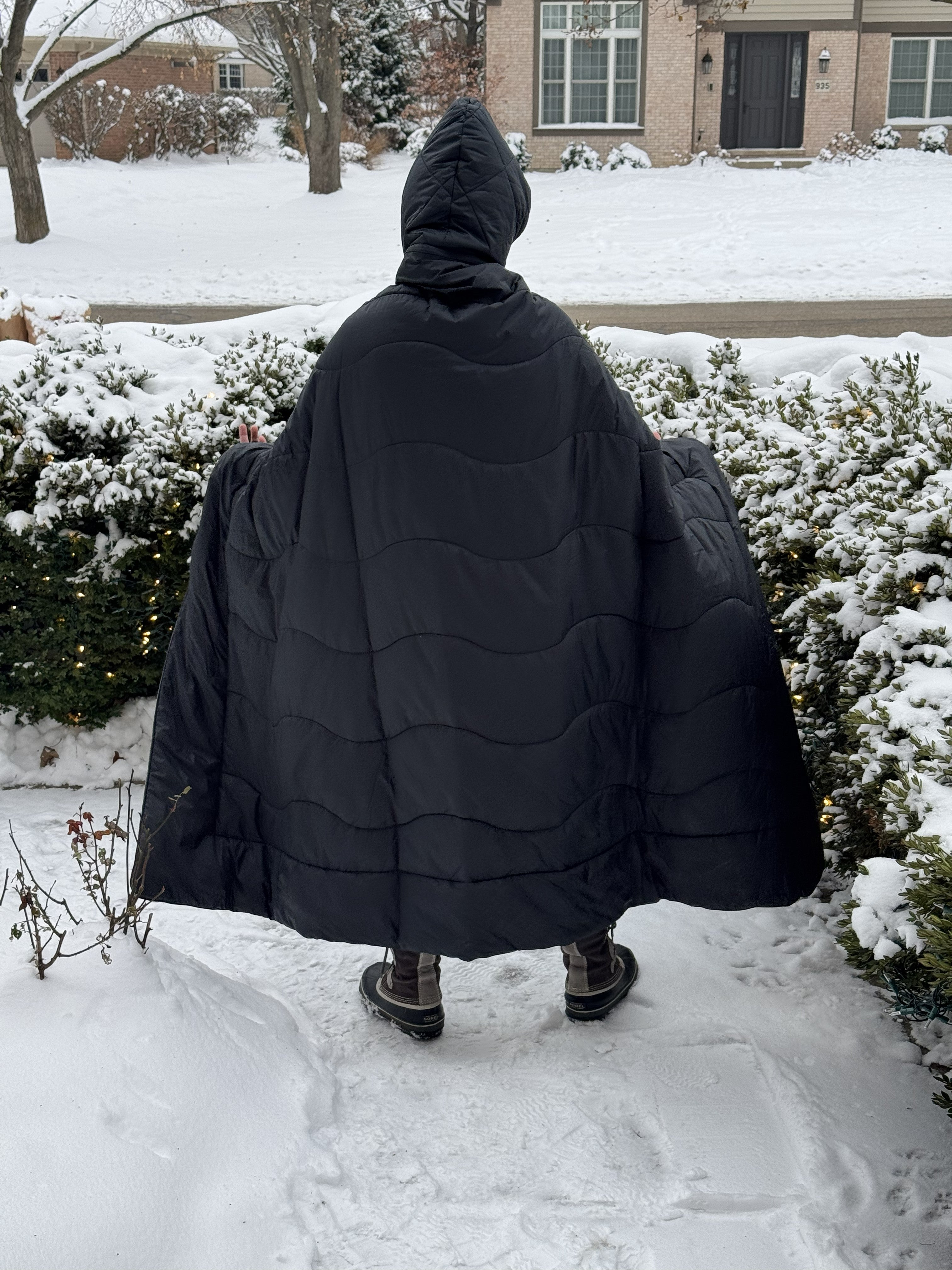 Black Wearable Stadium Blanket - Plush cozy interior!